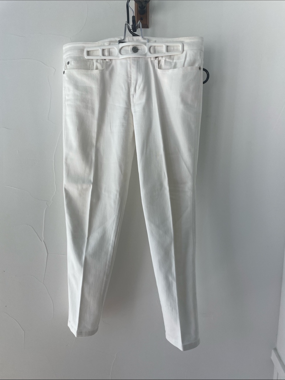 St. John White Jennifer Stretch Waist Pants